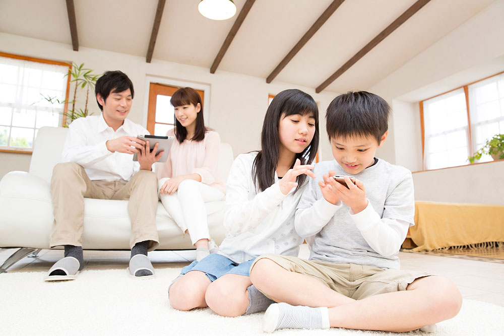 Dr Jimmy Lim JL Eye Specialists Clinic in Singapore Myopia Control Children in Family