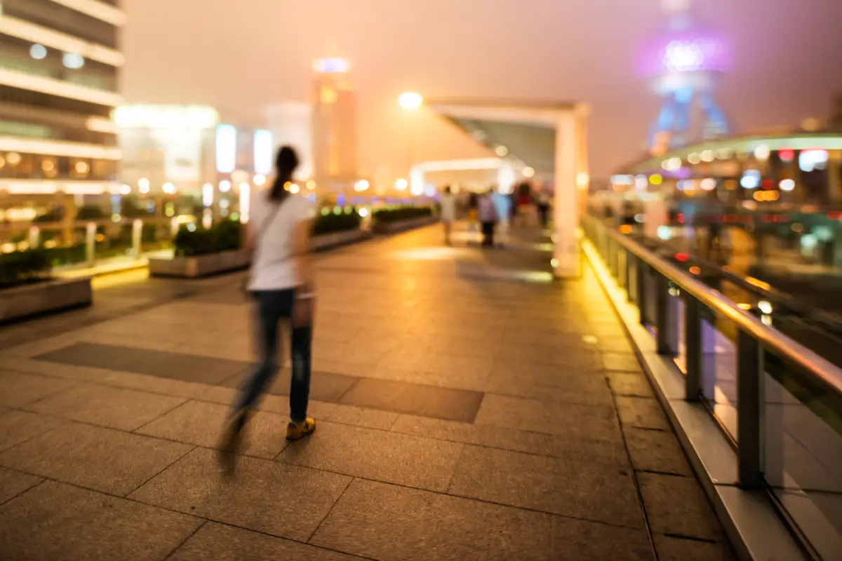 Blurred night vision view showing early cataract symptoms affecting clarity and focus